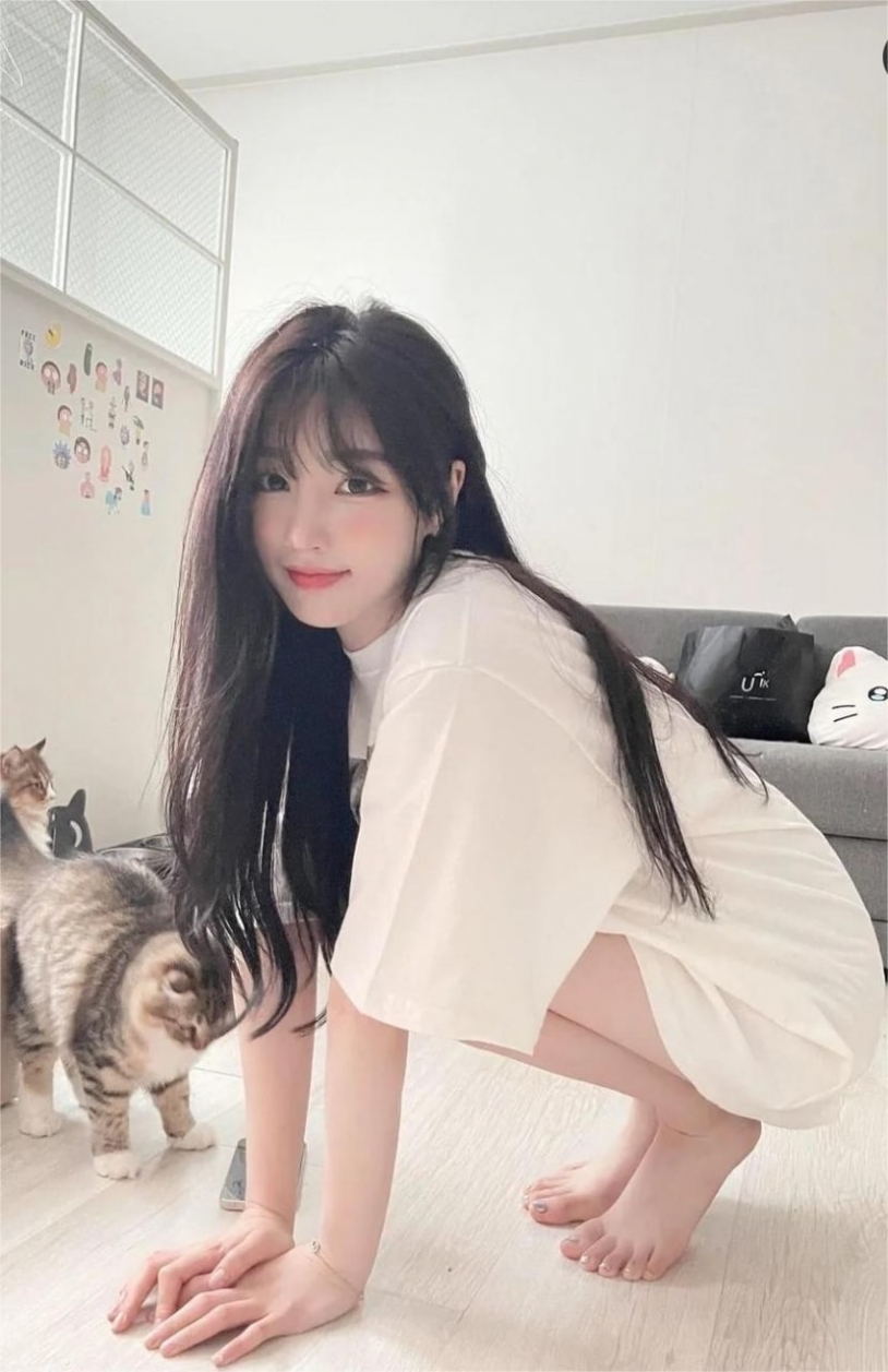瀨 lanmao666 億優 162.44.C.21 清秀美女  反差天花板 奶子柔軟  蜜穴緊緻�_南部茶訊/樓鳳